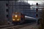 BNSF SD70MAC 9921 leads K041-26